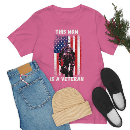 Proud Mom, Proud Veteran - Unisex Jersey Short Sleeve Tee