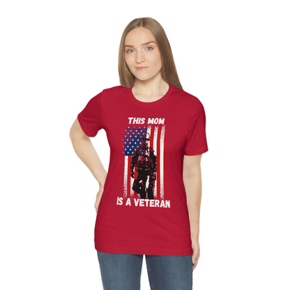 Proud Mom, Proud Veteran - Unisex Jersey Short Sleeve Tee